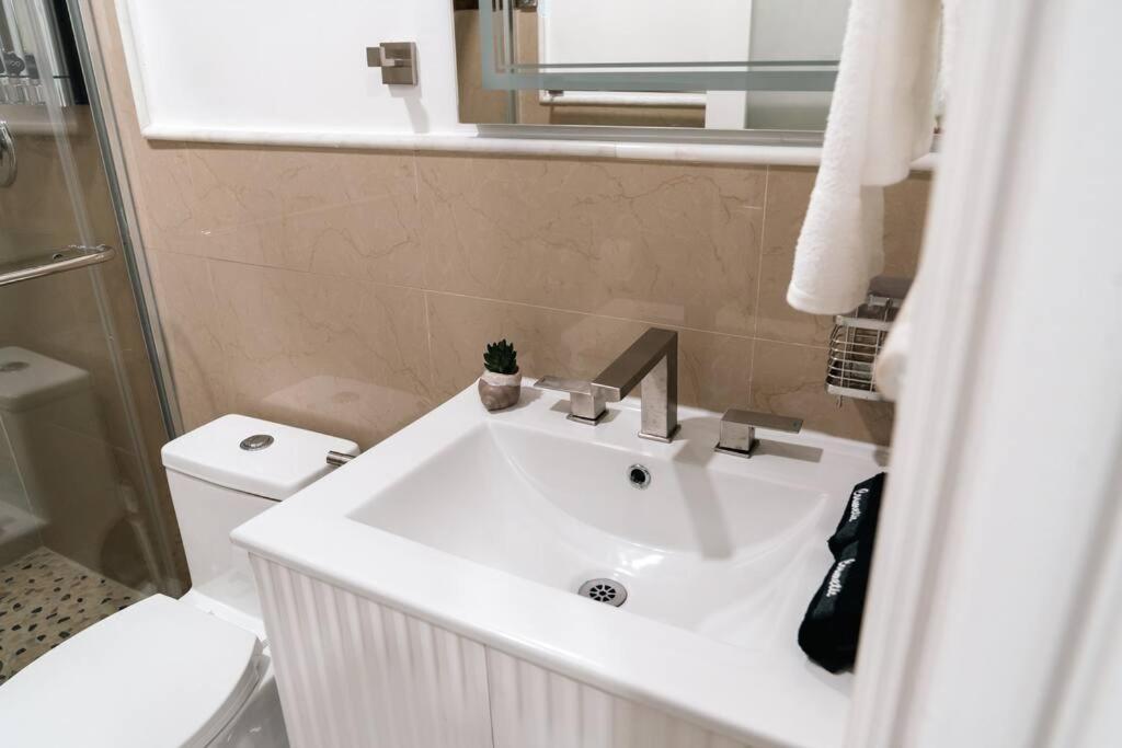 Luxury Retreat 3B ,2Ba Pool , Coral Gables Center Villa Miami Bagian luar foto