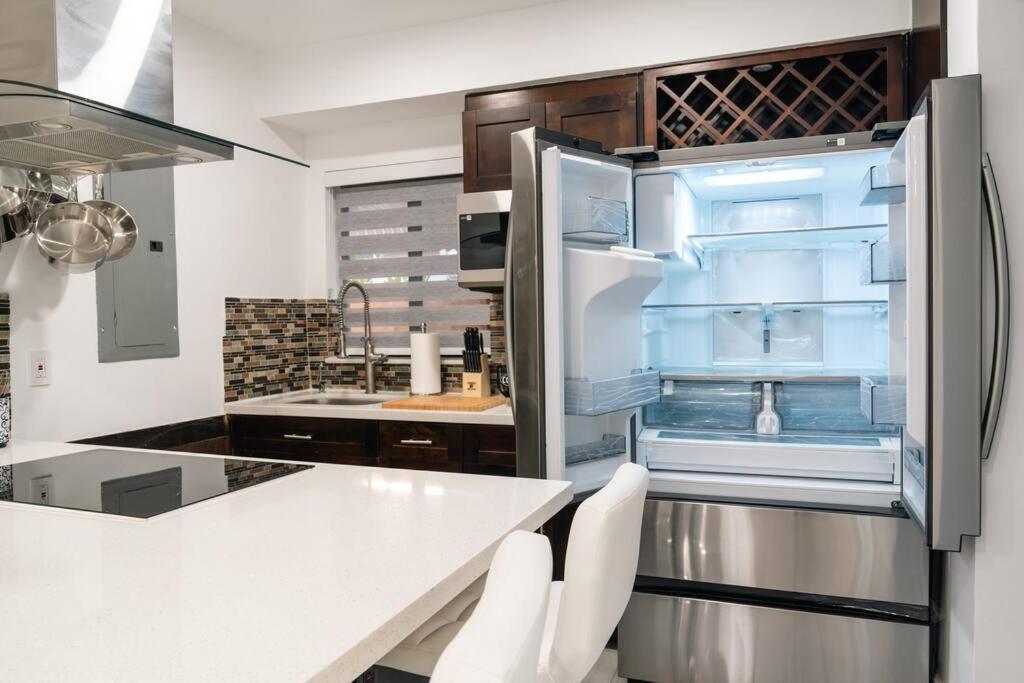 Luxury Retreat 3B ,2Ba Pool , Coral Gables Center Villa Miami Bagian luar foto