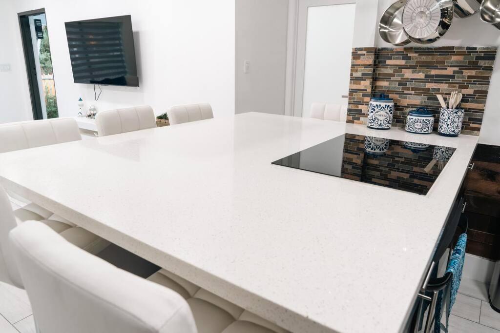 Luxury Retreat 3B ,2Ba Pool , Coral Gables Center Villa Miami Bagian luar foto