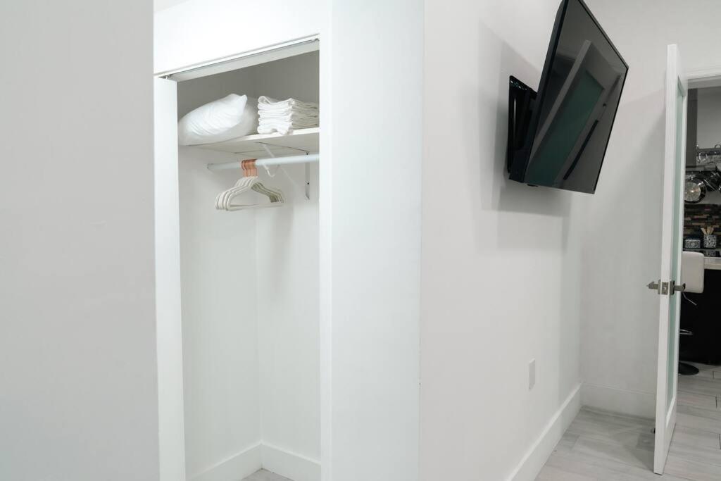 Luxury Retreat 3B ,2Ba Pool , Coral Gables Center Villa Miami Bagian luar foto