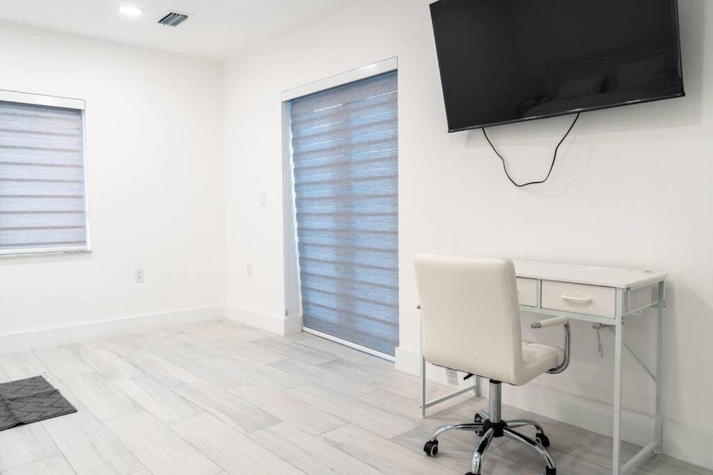 Luxury Retreat 3B ,2Ba Pool , Coral Gables Center Villa Miami Bagian luar foto