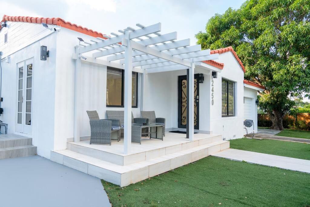 Luxury Retreat 3B ,2Ba Pool , Coral Gables Center Villa Miami Bagian luar foto