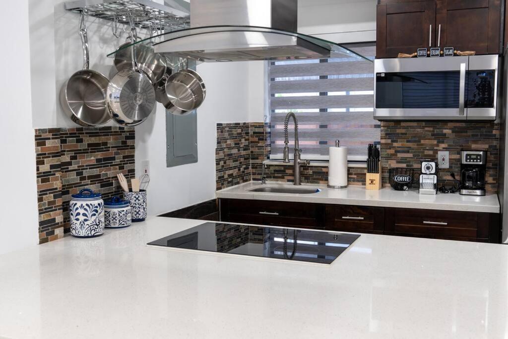 Luxury Retreat 3B ,2Ba Pool , Coral Gables Center Villa Miami Bagian luar foto